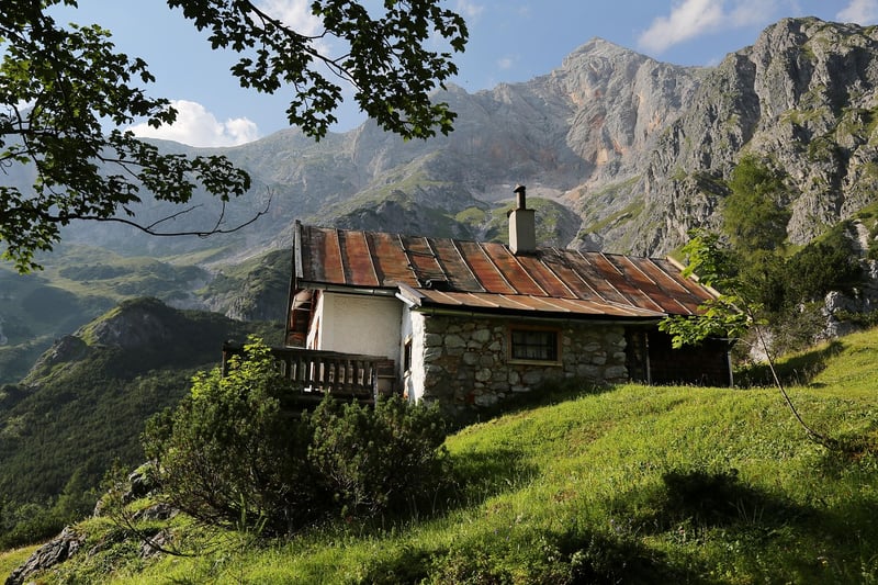 Lakeside Lodge Cabin
